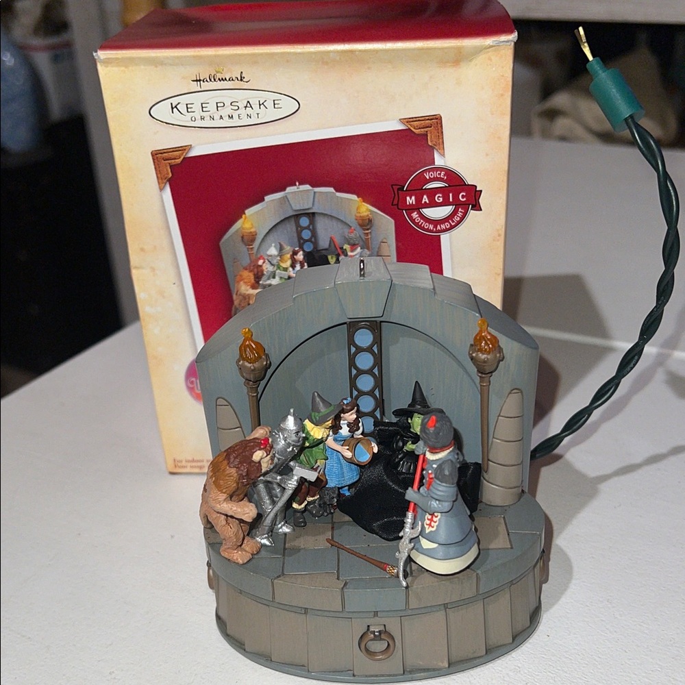 Hallmark Keepsake Ornament Wizard of Oz, I’m Melting, Melting Vintage